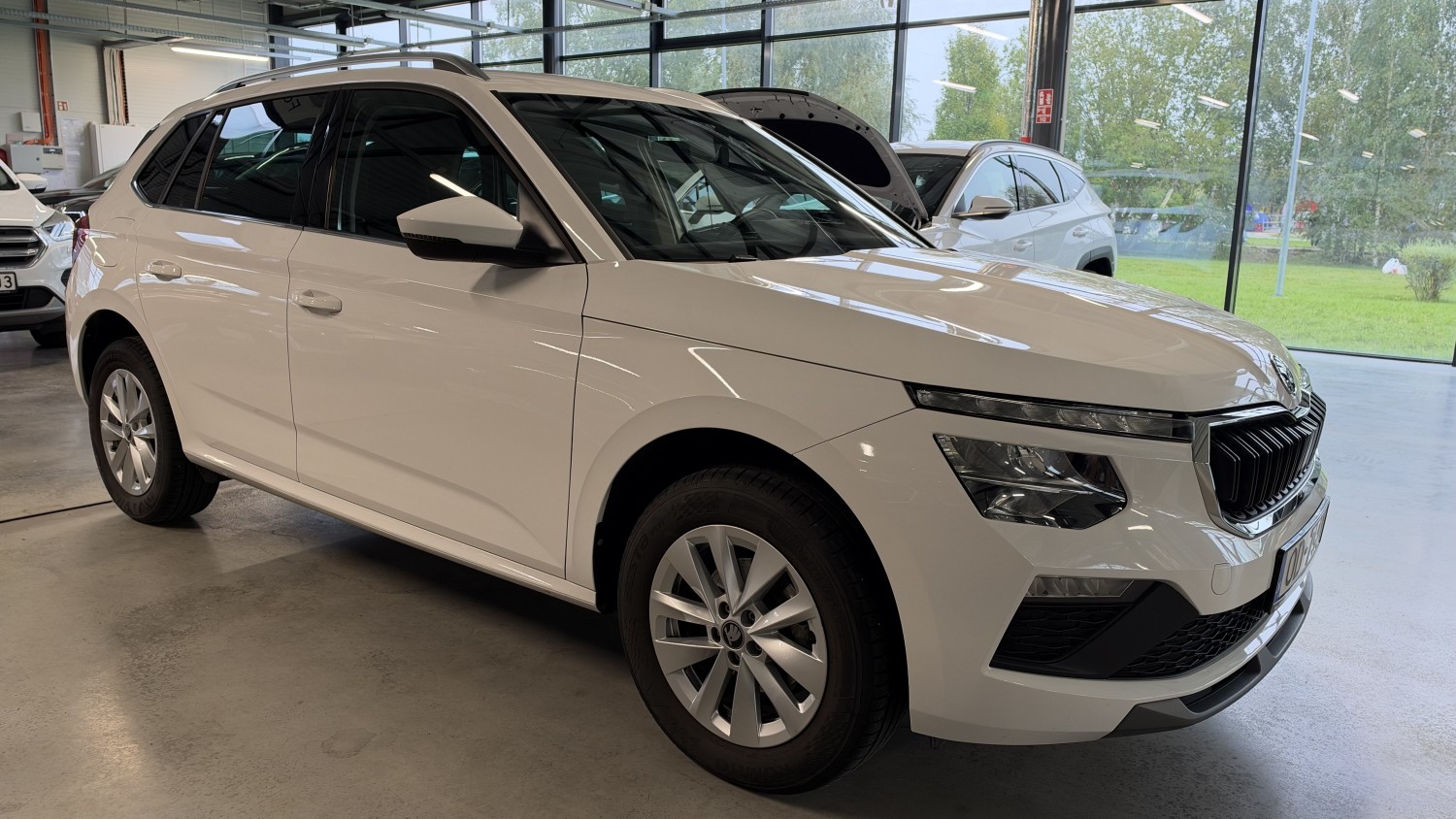 Car image 5