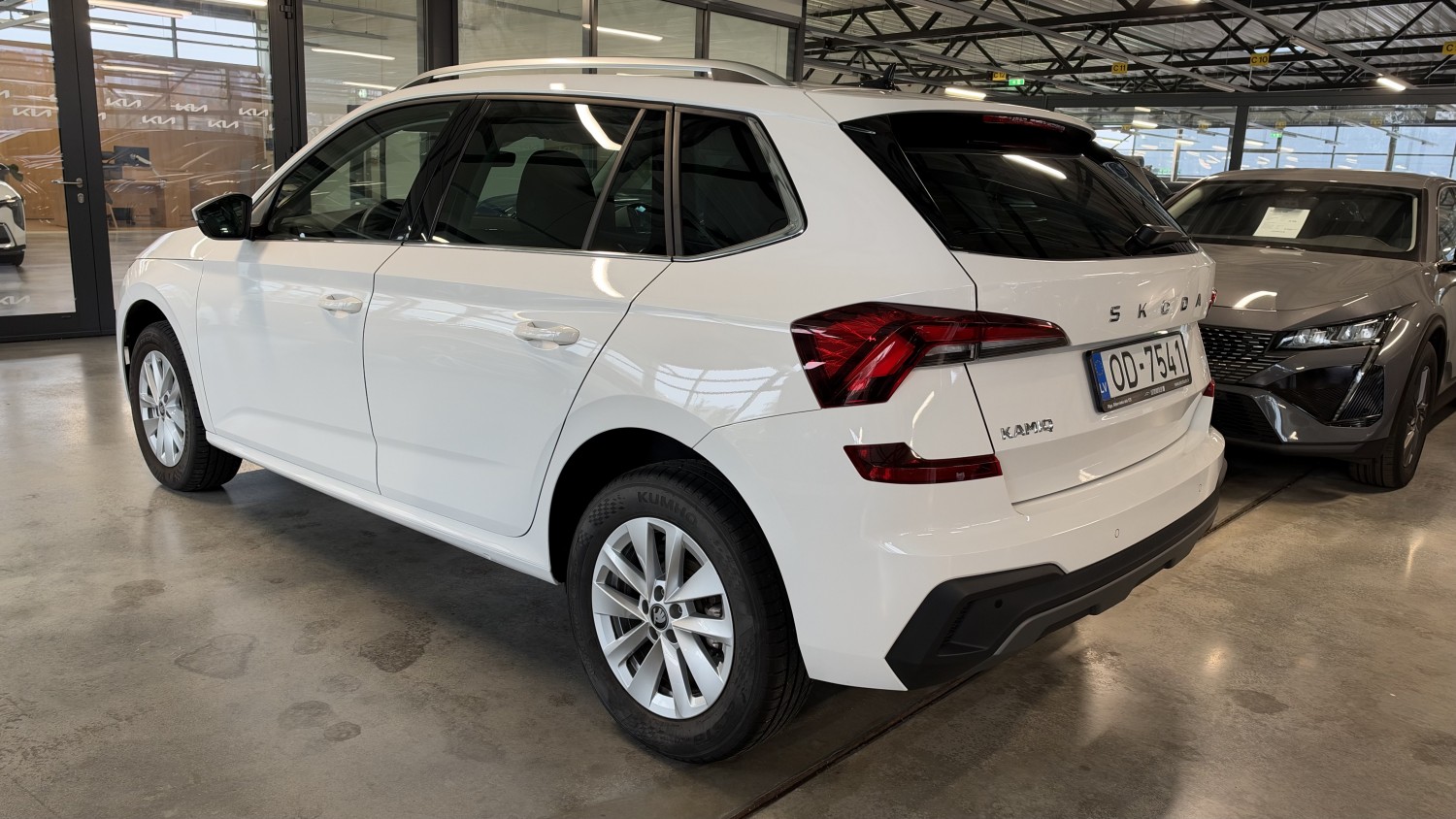 Car image 2