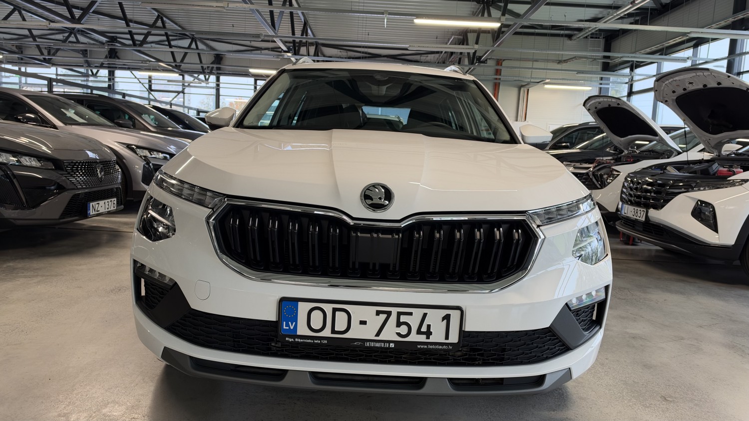 Car image 6
