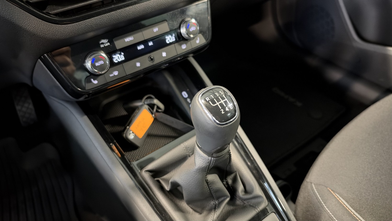 Car image 22