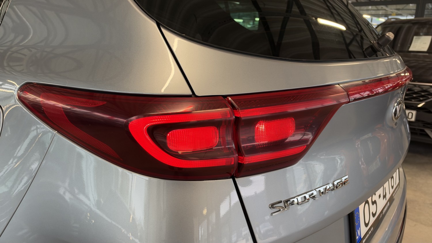 Car image 10