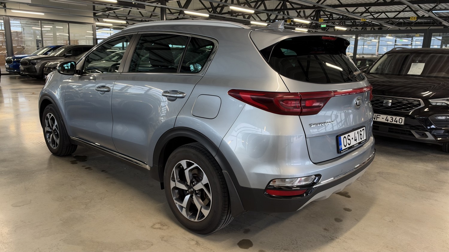 Car image 2