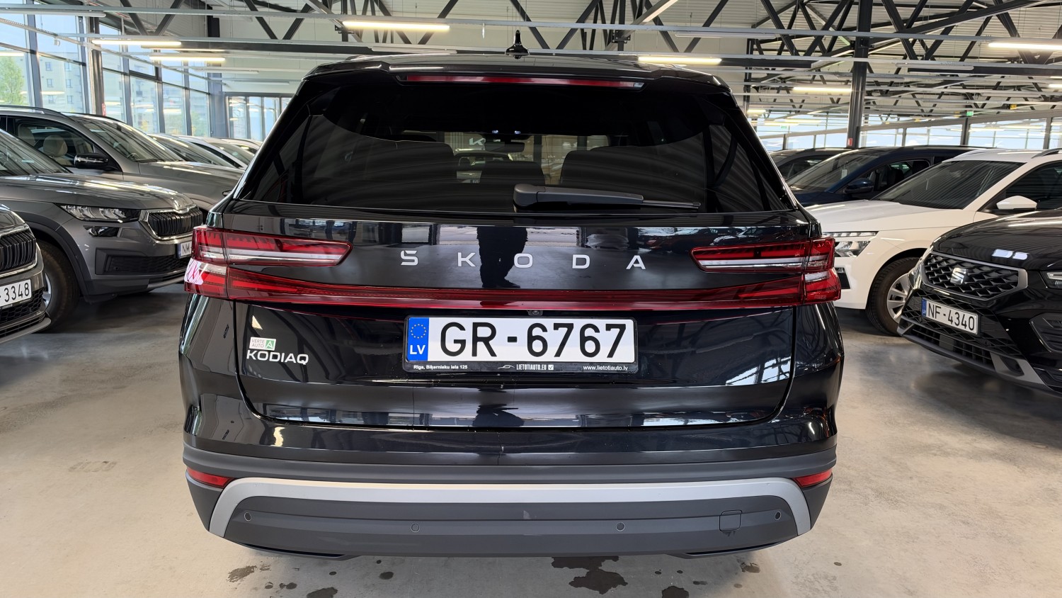 Car image 3