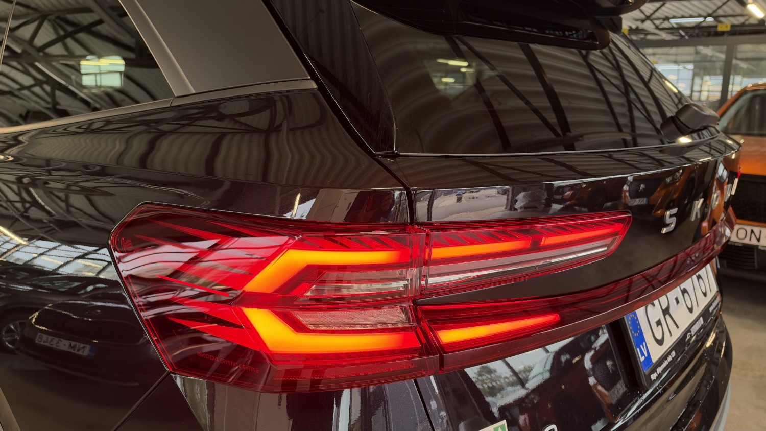 Car image 9