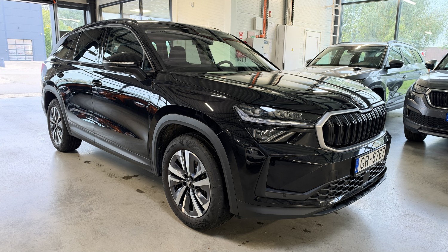 Car image 6