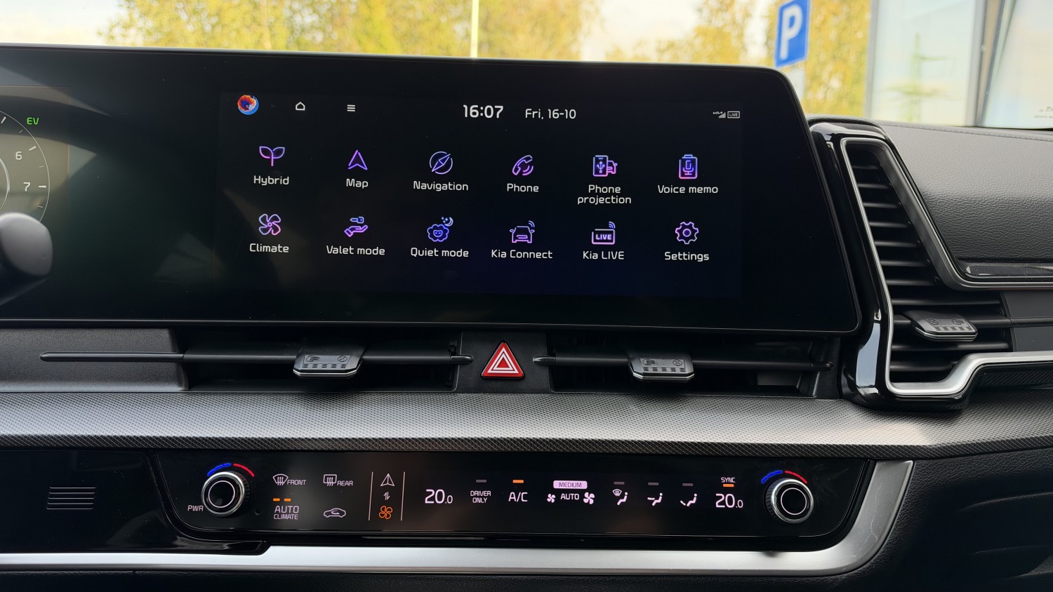 Car image 23