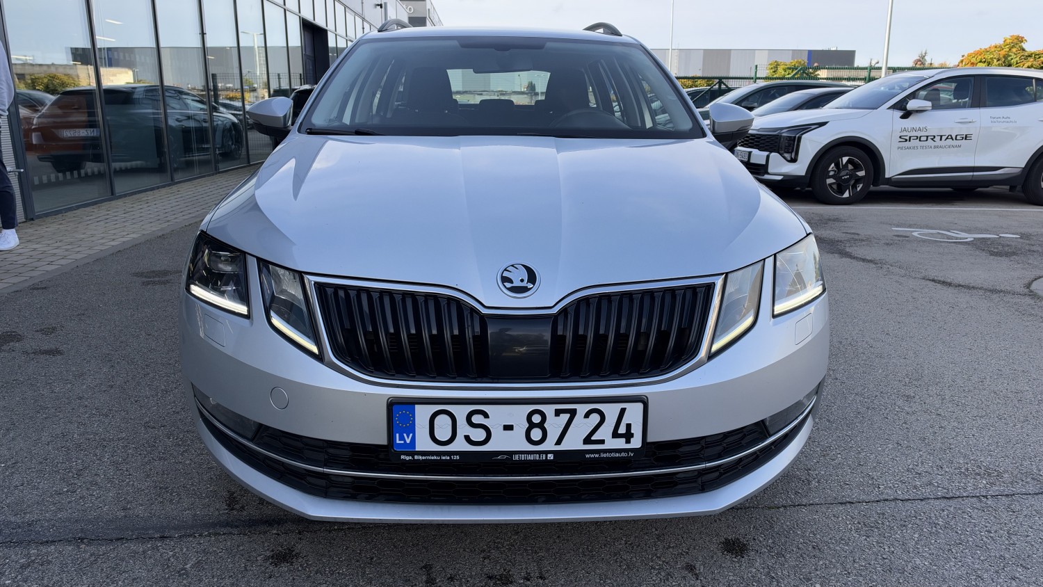Car image 7