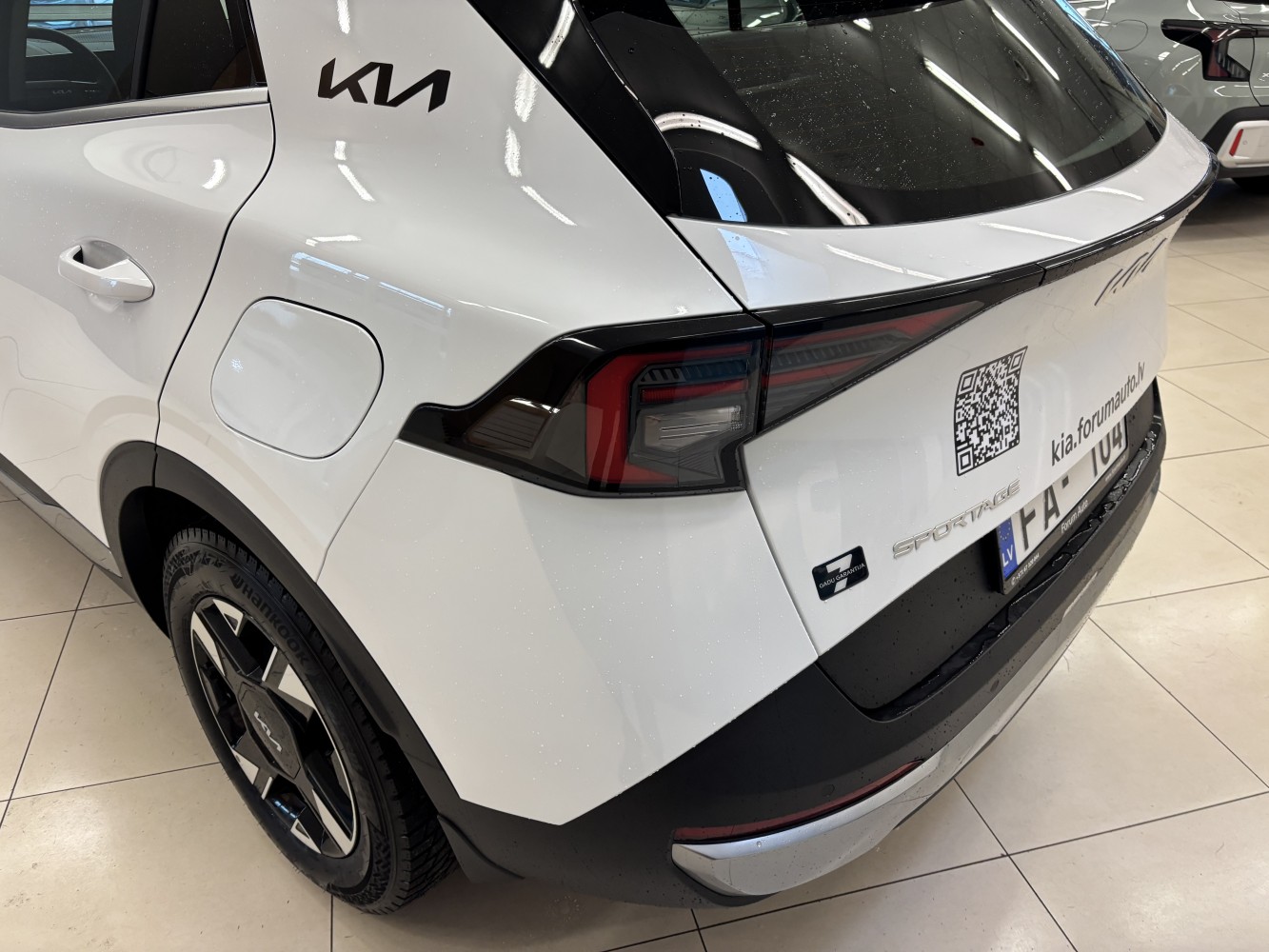 Car image 5
