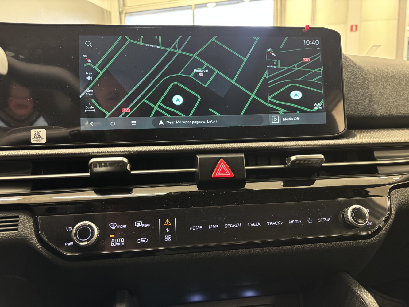 Car image 19
