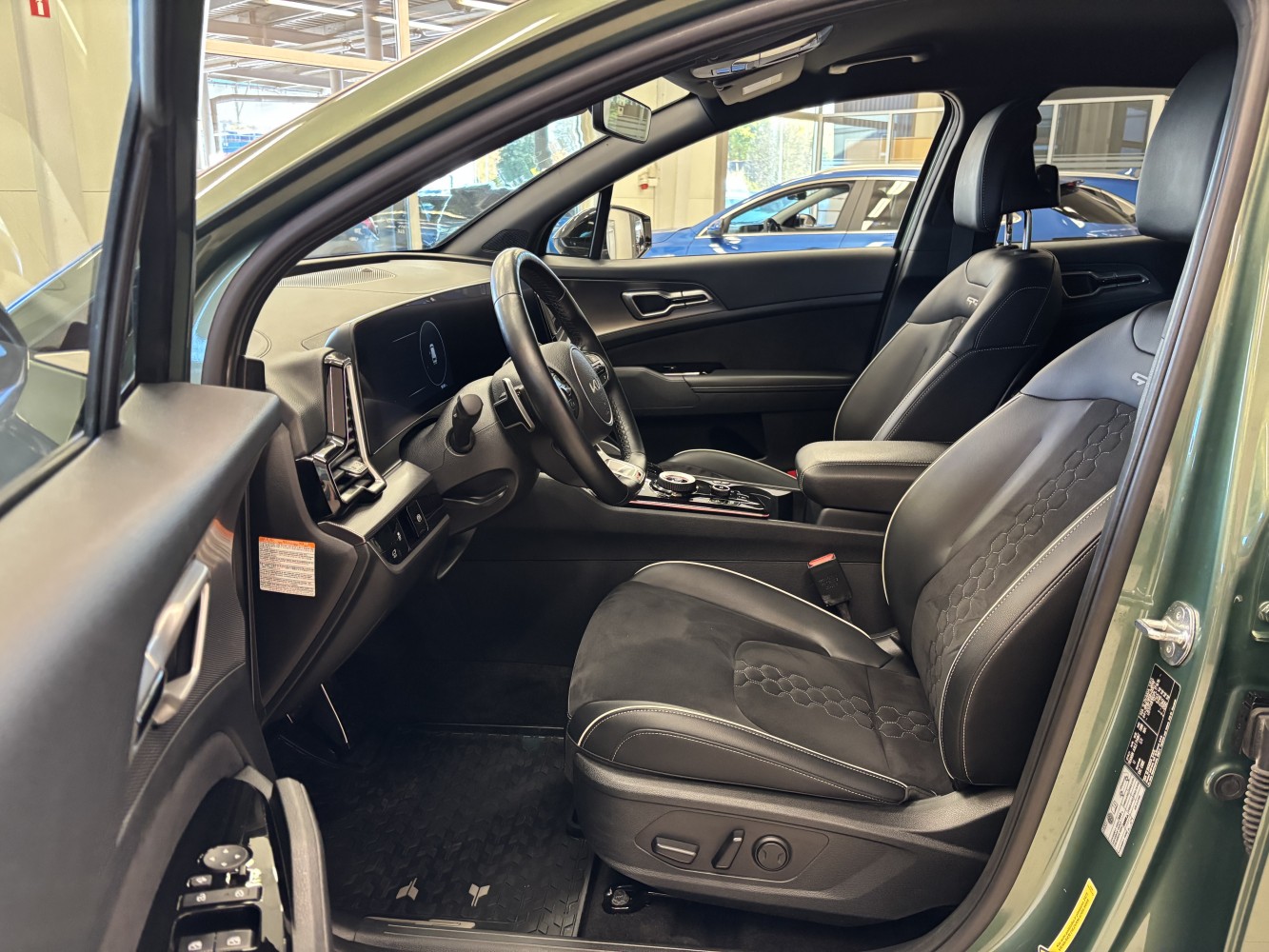 Car image 7