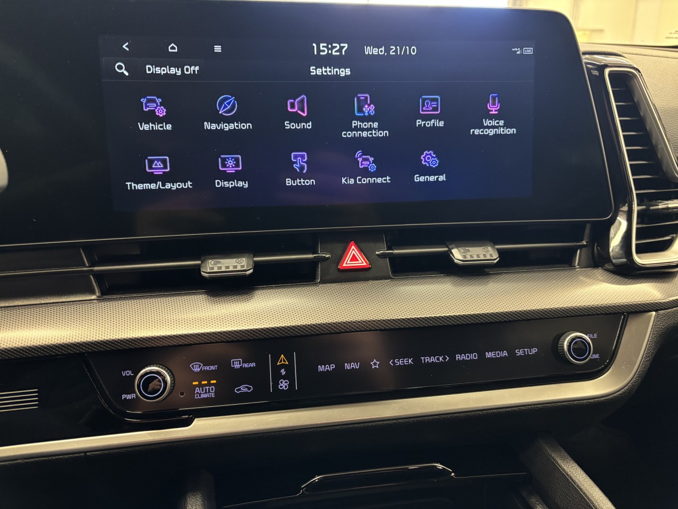 Car image 25