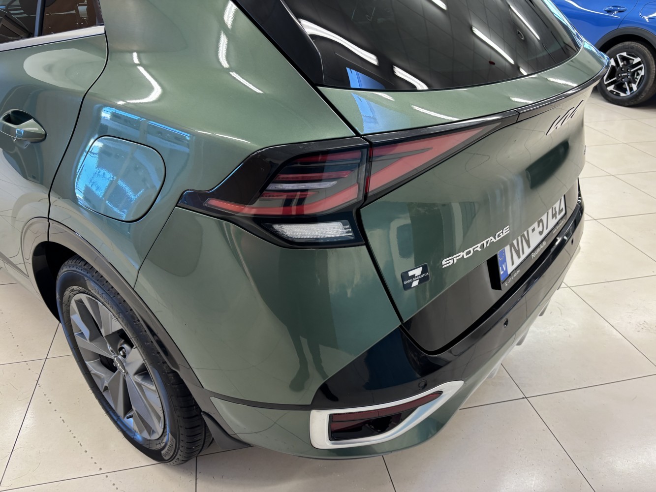 Car image 6