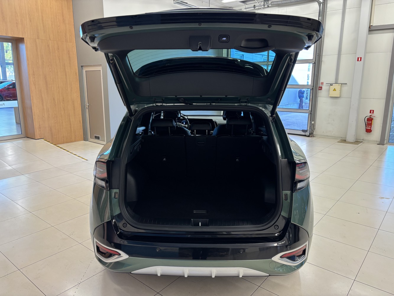 Car image 30