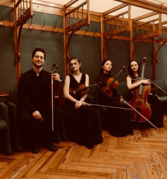 Il "Sunrise Quartet en plein air” è formato da un quartetto d'archi del Conservatorio “G. F. Ghedini” di Cuneo