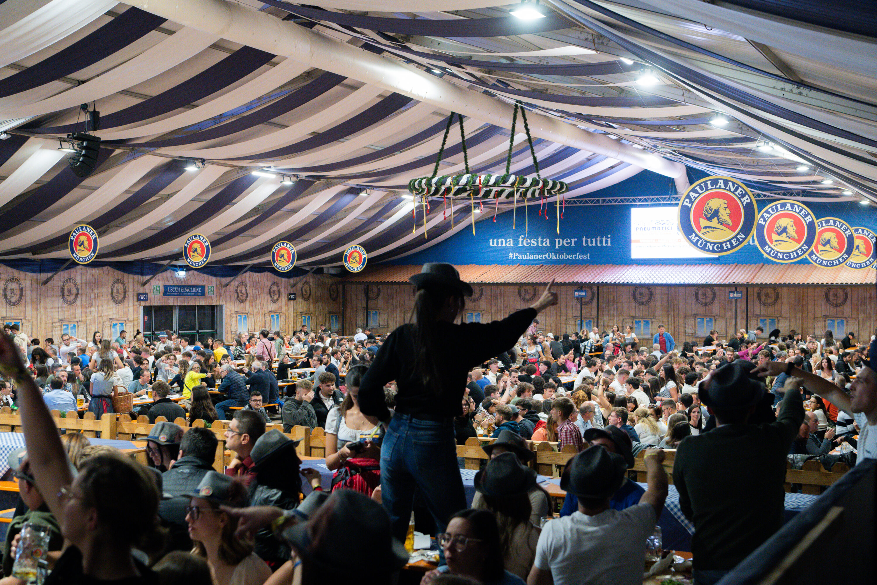 Un momento di festa all'Oktoberfest Cuneo (ph@Laura Atzeni)
