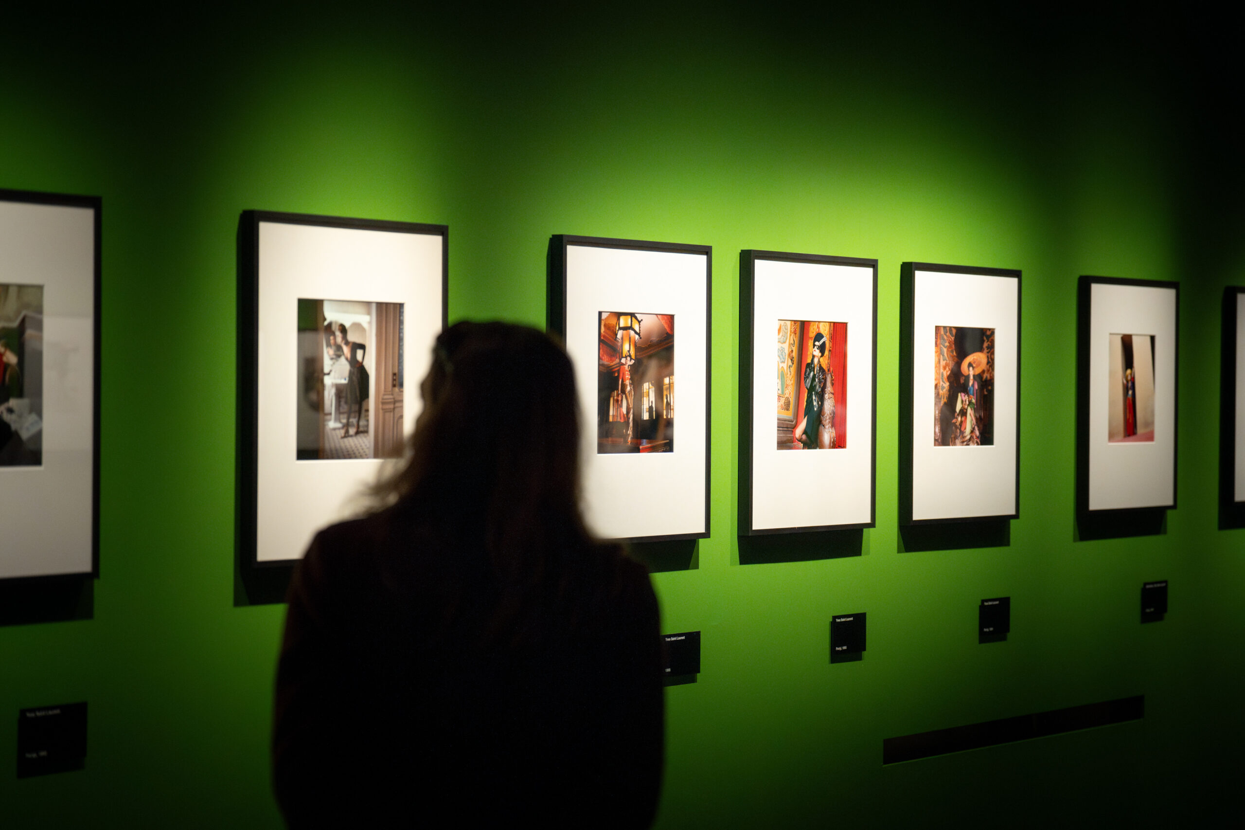 Alcuni scatti della mostra “Helmut Newton. Intrecci” organizzata da Fondazione Artea e curata da Matthias Harder presso il Filatoio di Caraglio (©️ Fondazione Artea - ph. Marco Rostagno)