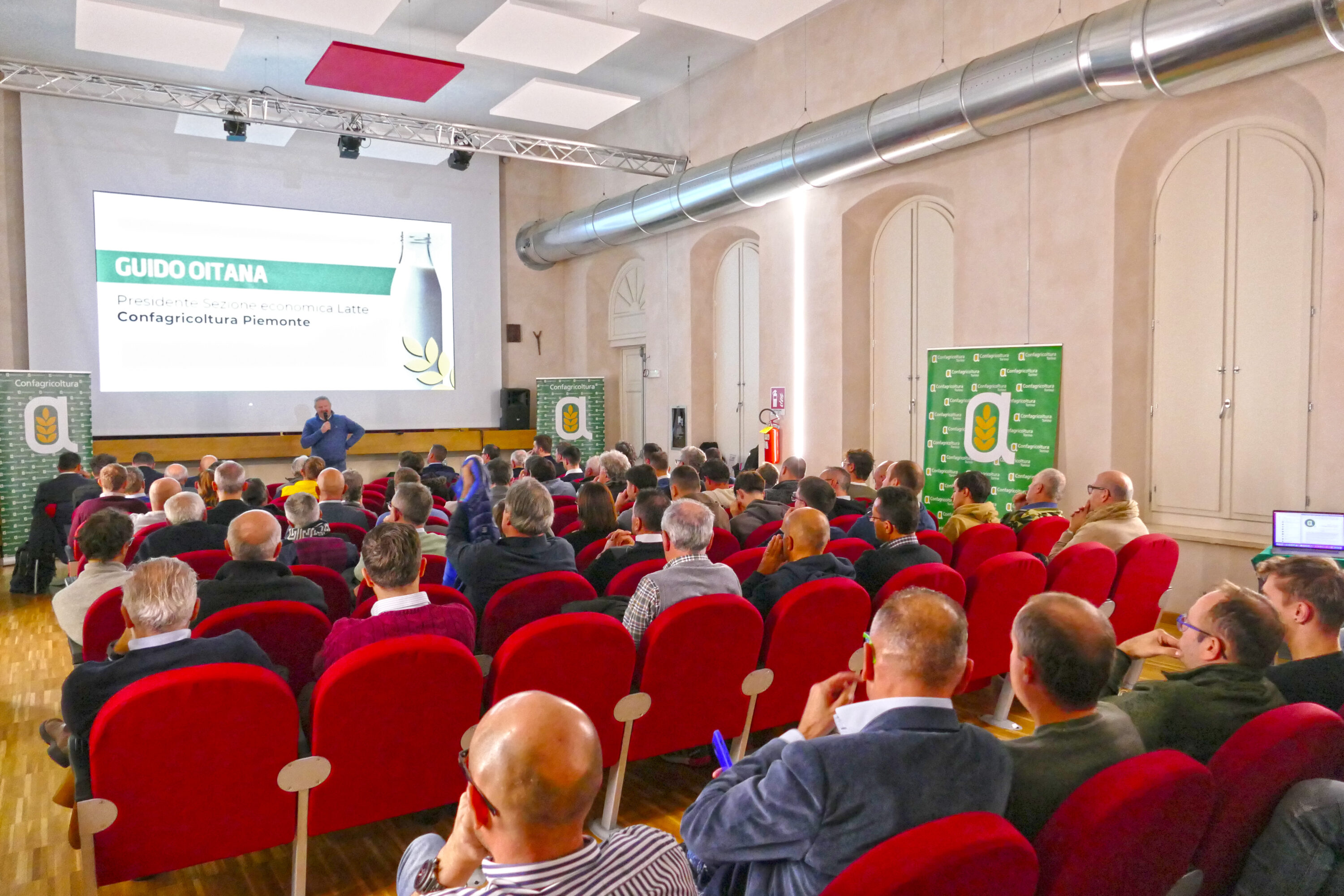 L'intervento di apertura di Guido Oitana, presidente della sezione economica Latte di Confagricoltura Piemonte