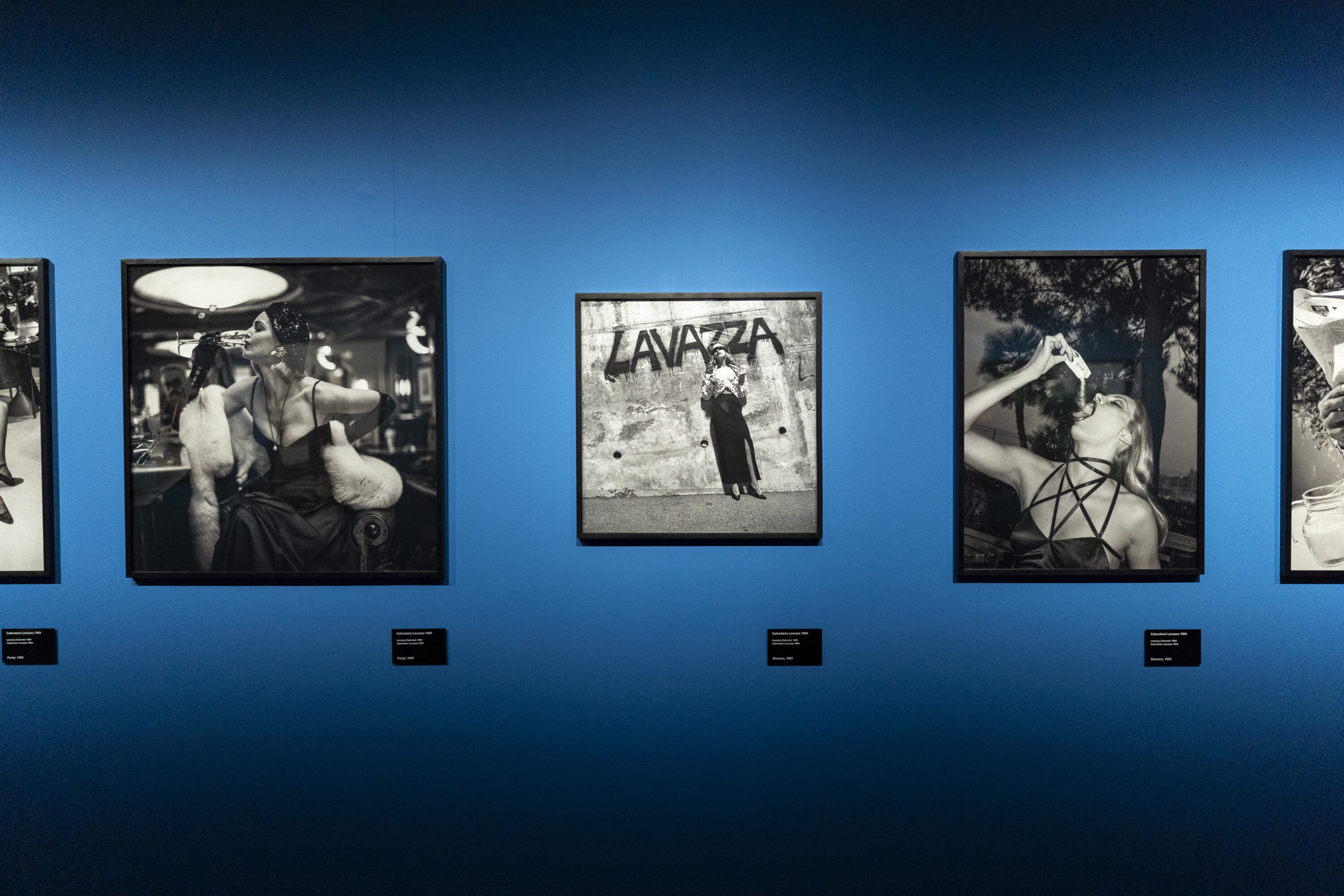 Uno scatto di "Intrecci" la mostra dedicata a Helmut Newton al Filatoio di Caraglio (ph@ Marco Isaia)