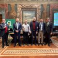 La consegna del premio. Da sinistra: il giornalista Marco Frittella, l'assessore regionale all'Agricoltura Paolo Bongioanni, Mattia Bianco e Marco Villano di 8pari, Roberto Abellonio di Cascina Piccaluga e il direttore generale di Confagricoltura Roberto Caponi