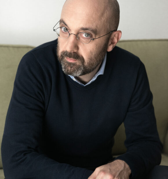 Riccardo Falcinelli sarà ospite del Public Programme "Oltre la moda" a Saluzzo