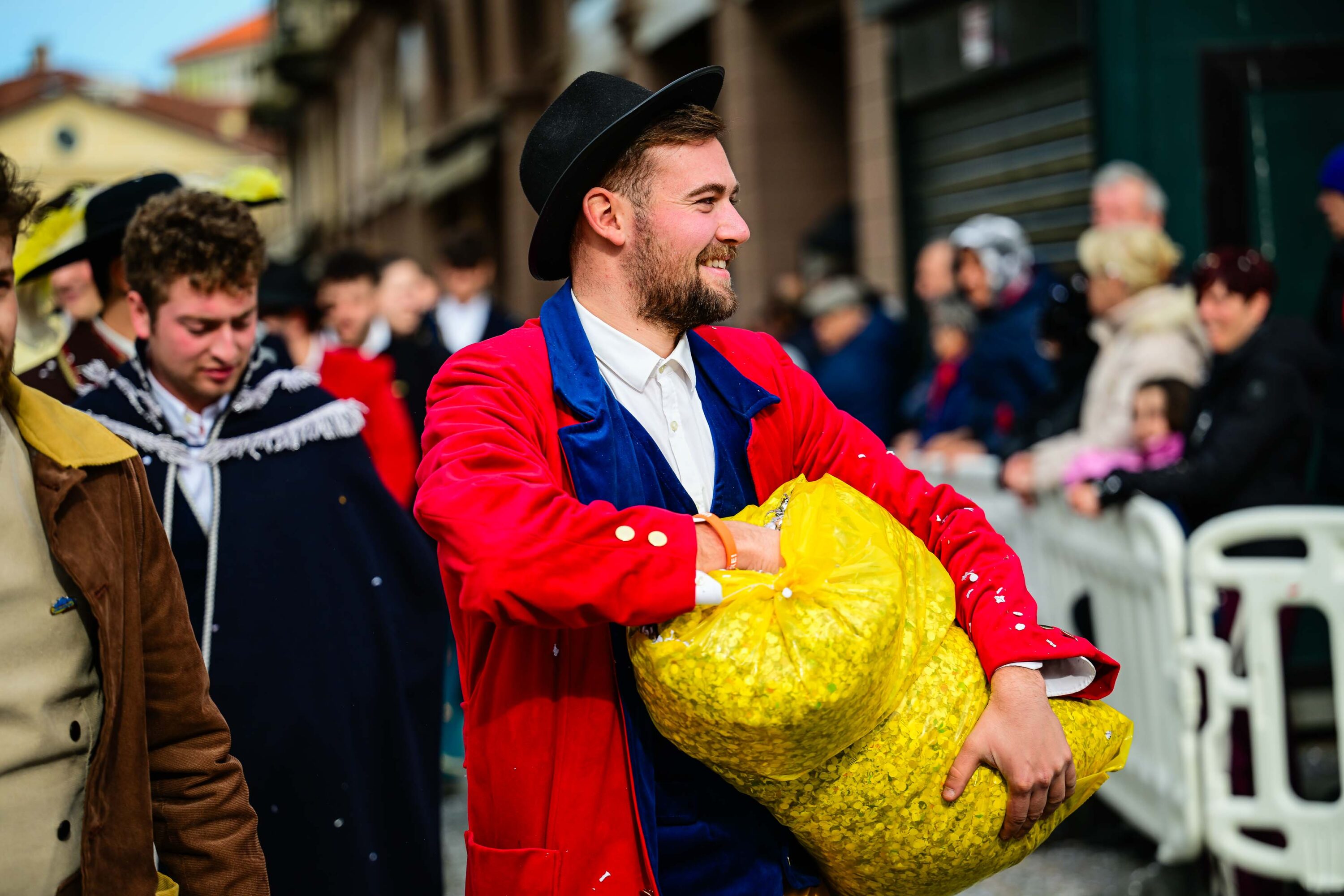 La sfilata del 9° Carnevale degli Oratori di Saluzzo