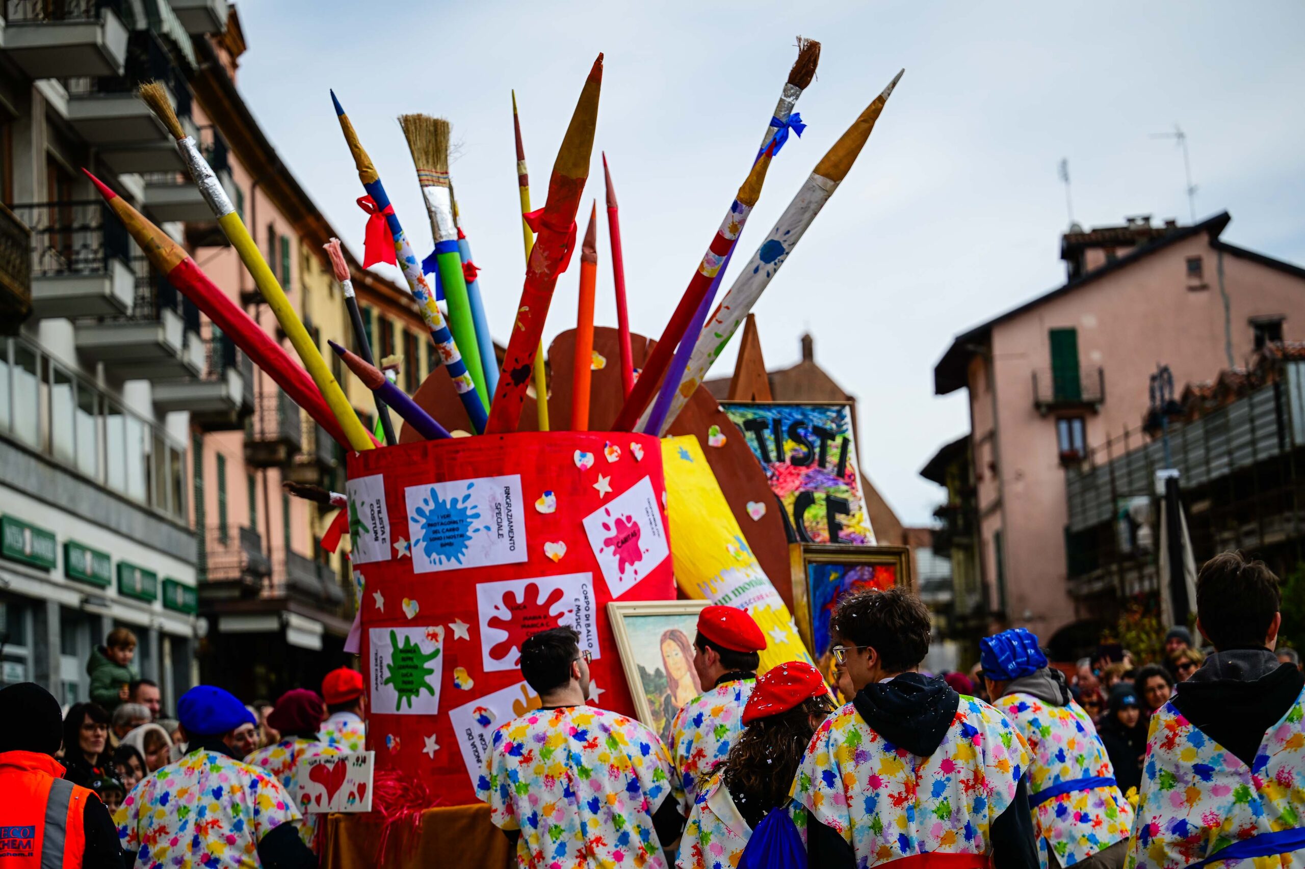 La sfilata del 9° Carnevale degli Oratori di Saluzzo
