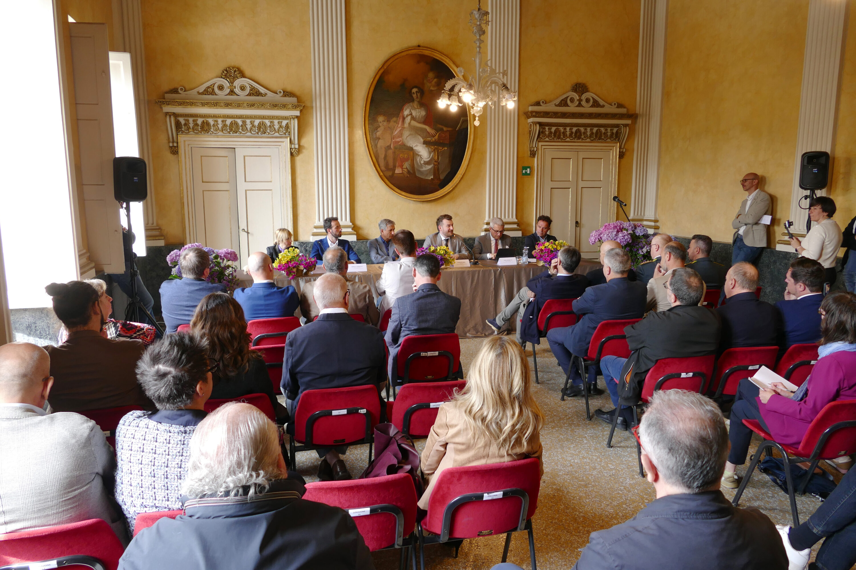 La sala durante la conferenza stampa di lunedì 18 maggio