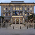 Uno scatto del palazzo della Camera di Commercio di Cuneo illuminato (Giuseppe Dell'Aquila)