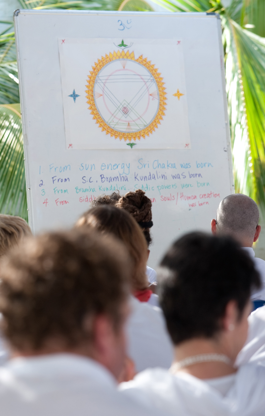 Výukový program Šrí čakry na Univerzitě duše v Penukondě, Indie