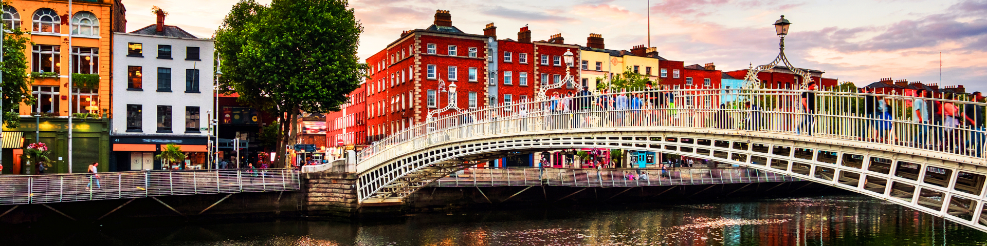 Dublin,,Ireland.,Night,View,Of,Famous,Illuminated,Ha,Penny,Bridge
