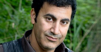 Mohammed Benzakour, schrijver, journalist, socioloog en imker | Foto: Maartje Geels