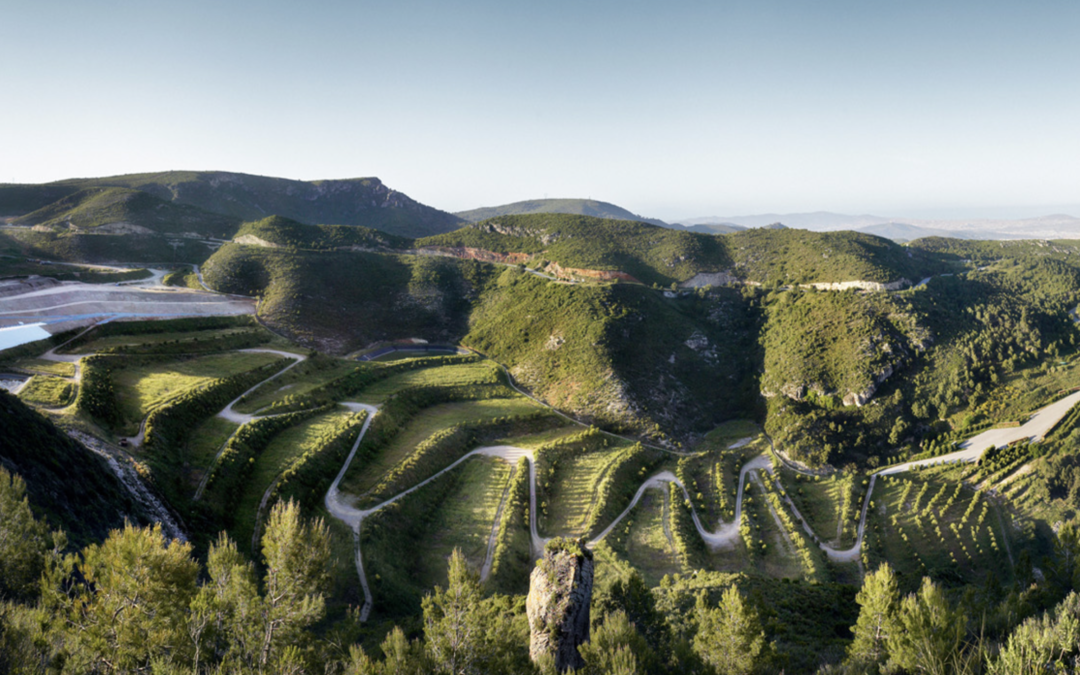 Batlle i Roig Arquitectura : Restauración paisajística del Depósito Controlado del Garraf en Barcelona