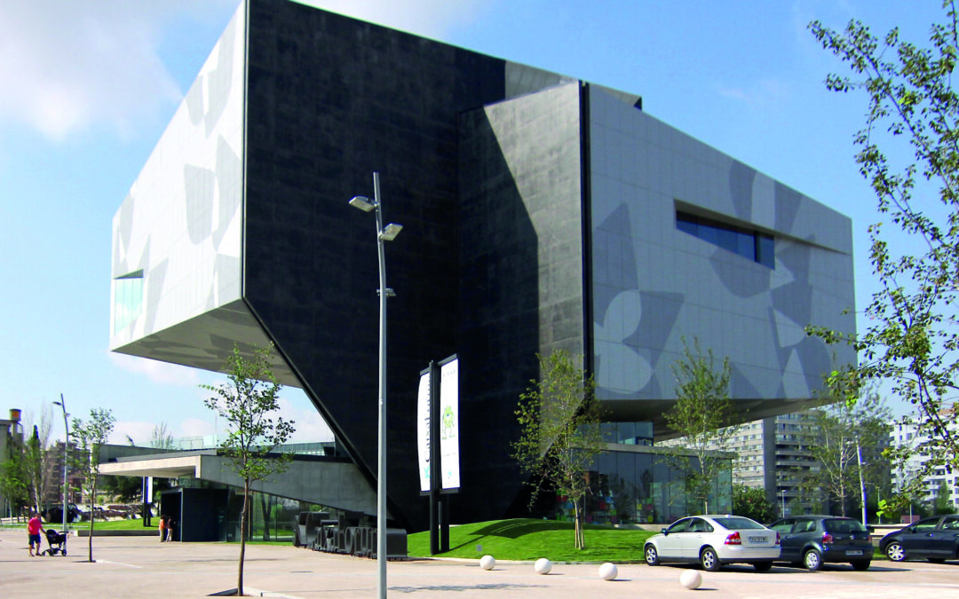 Estudio Carme Pinós: Museo, auditorio y centro cultural Caixaforum, Zaragoza