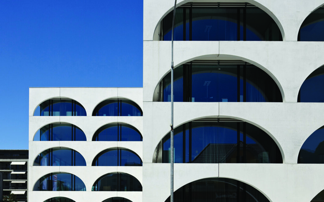 Bearth & Deplazes Architekten AG: OKK Headquarter, Landquart, Suiza