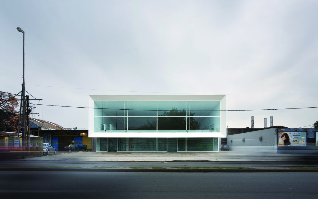 Gerardo Caballero + Maite Fernández: Concesionaria de bicicletas, Rosario, Argentina