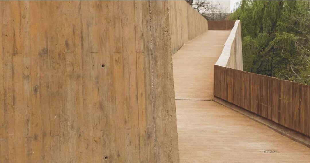 Belén Gómez Navarro + Pablo Latorre · Restauración de la muralla y los muros del alcázar real de Guadalajara, España