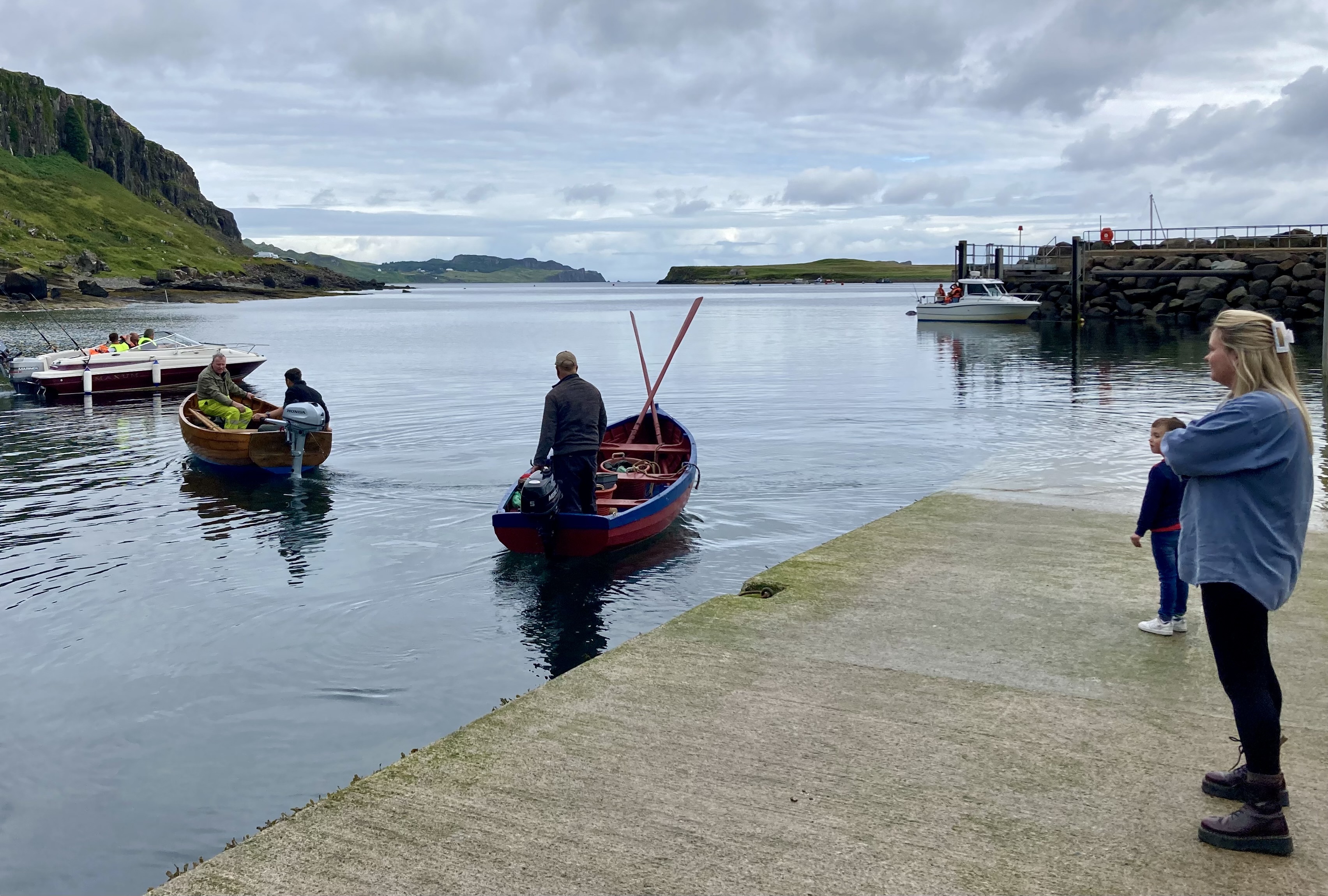 Fishing boats head to sea for Staffin contest