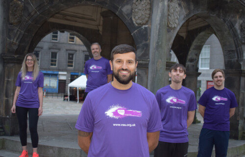lm_groupcastlegate2.jpg