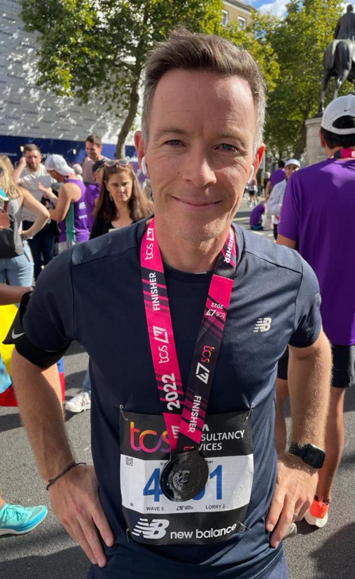 iain-london-marathon-medal-2022.jpg