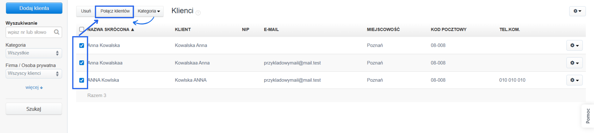 Zaznaczone pola wyboru przy zdublowanych klientach na liście w systemie Fakturownia.pl.