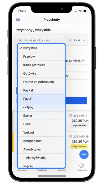 Aplikacja mobilna Fakturowni – ekran filtrowania przychodów z rozwijanym menu wyboru metody płatności, np. przelew, karta, PayPal, gotówka, PayU.