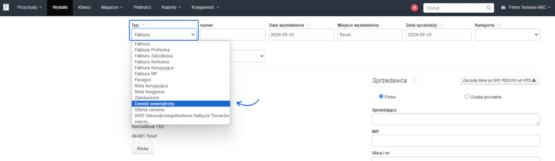 Menu rozwijane typu dokumentu na platformie księgowości, z zaznaczoną opcją 'Dowód wewnętrzny'.