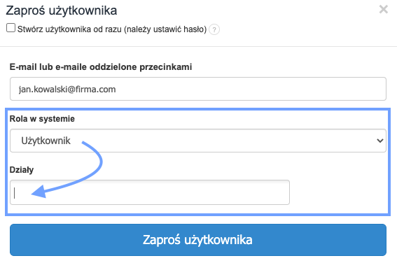 Formularz zapraszania użytkownika w systemie Fakturownia, z opcją wyboru roli oraz przypisania do określonych działów.