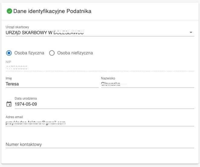 Formularz danych identyfikacyjnych podatnika z imieniem, nazwiskiem, NIP, adresem email, urzędem skarbowym i opcją wyboru profilu firmy.