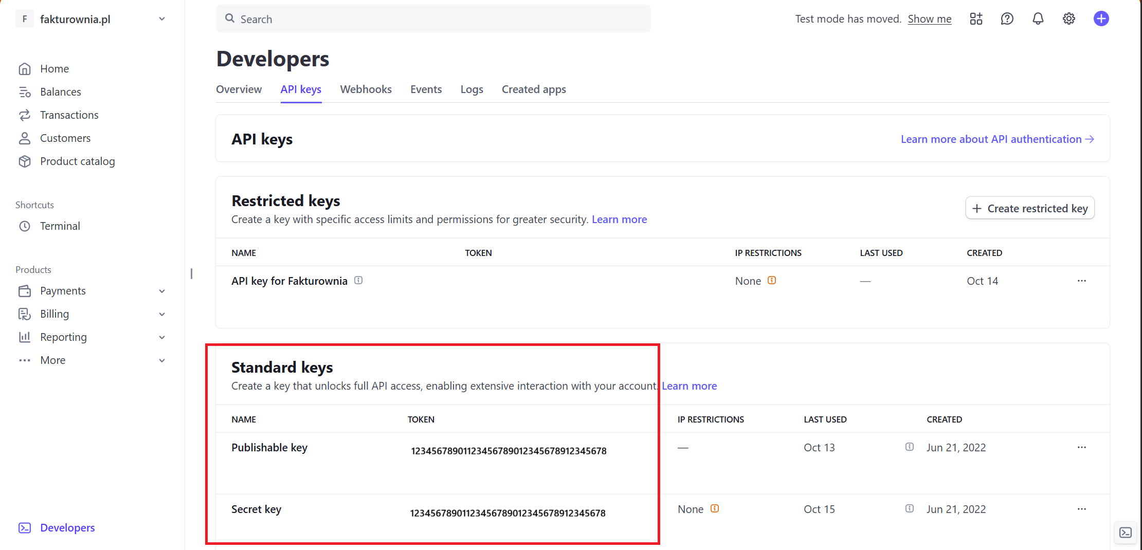Panel administracyjny Stripe z zakładką Developers i API keys oraz wskazaniem kluczy niezbędnych do integracji z zewnętrznym systemem.