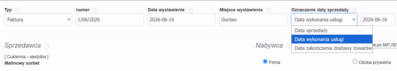 Formularz wystawiania faktury z rozwiniętą listą „Oznaczenie daty sprzedaży”. Na liście dostępne są opcje „Data sprzedaży”, „Data wykonania usługi” oraz „Data zakończenia dostawy towarów”, które pozwalają określić sposób oznaczenia daty sprzedaży na dokumencie.