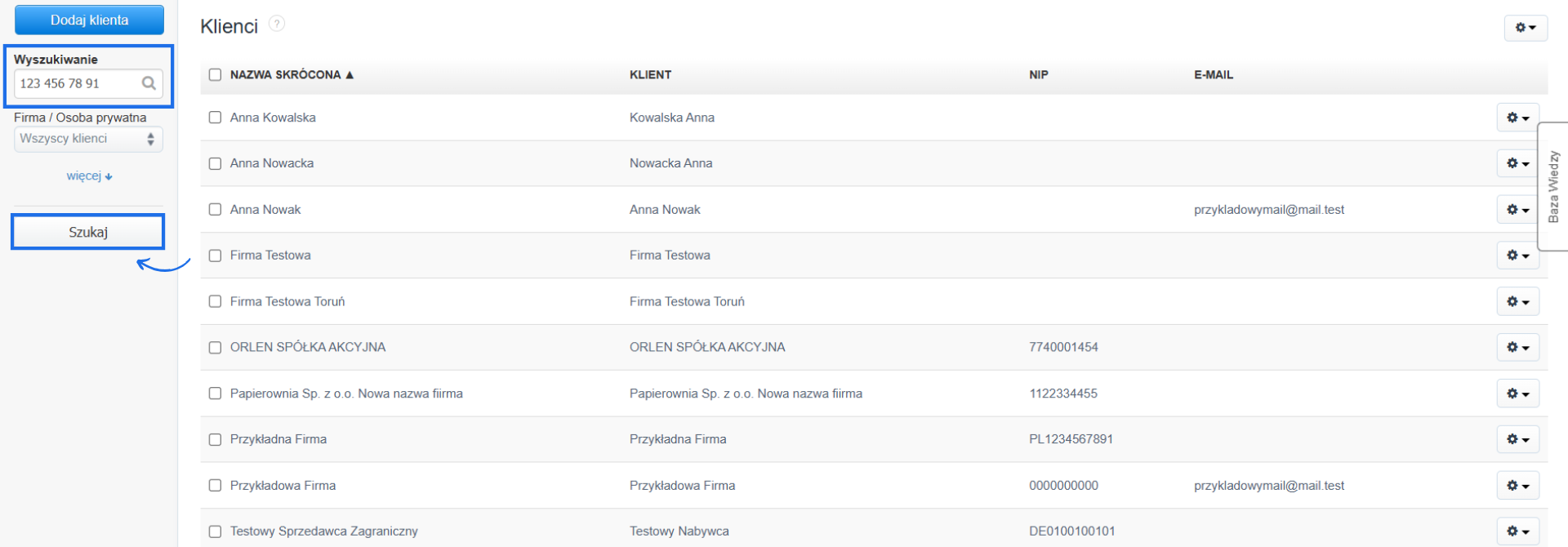 Baza wszystkich klientów na koncie w Fakturowni ułożona alfabetycznie z możliwością wyszukiwania po wybranym parametrze np. numerze identyfikacyjnym.