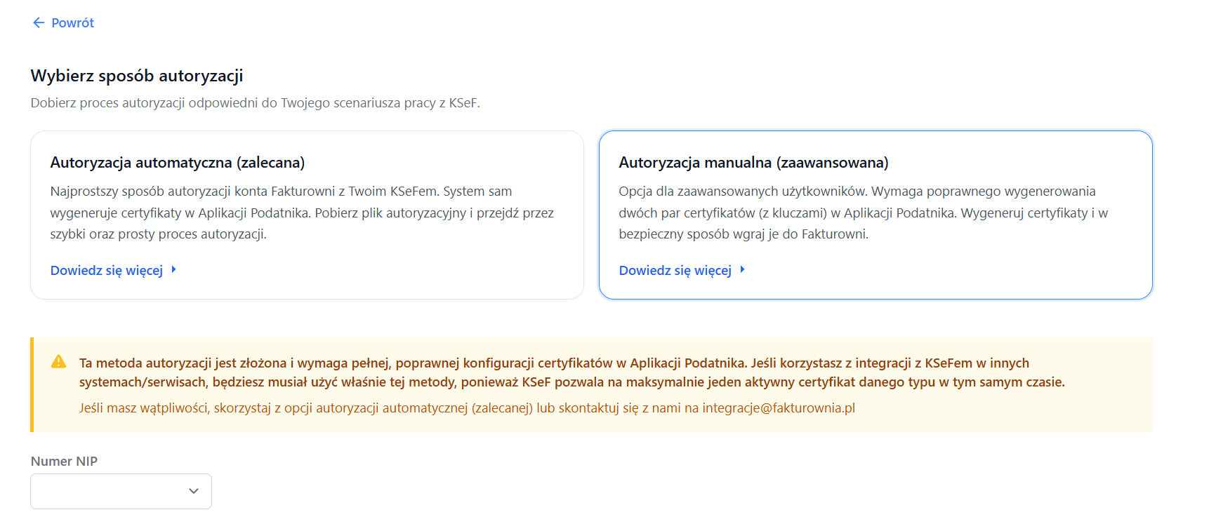 Wybór sposobu autoryzacji konta KSeF w Fakturowni: automatyczna (zalecana) lub manualna (zaawansowana).