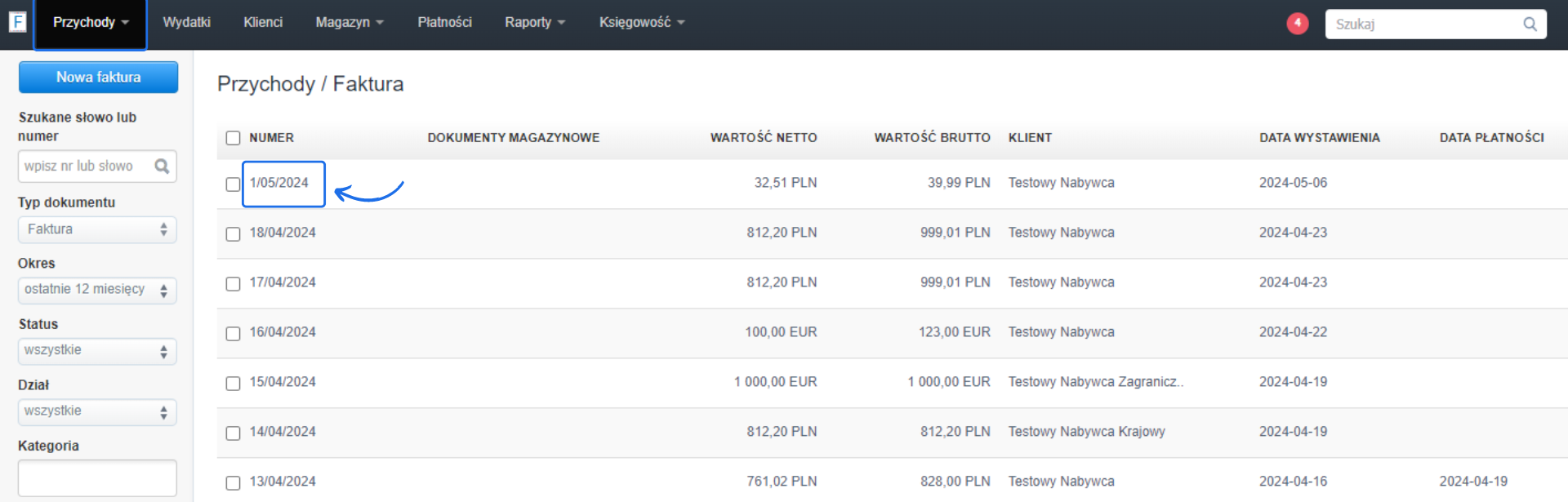 Ekran listy faktur z opcjami wyszukiwania dat i numerów, pokazujący różne faktury w PLN i EUR z datami wystawienia i płatności.