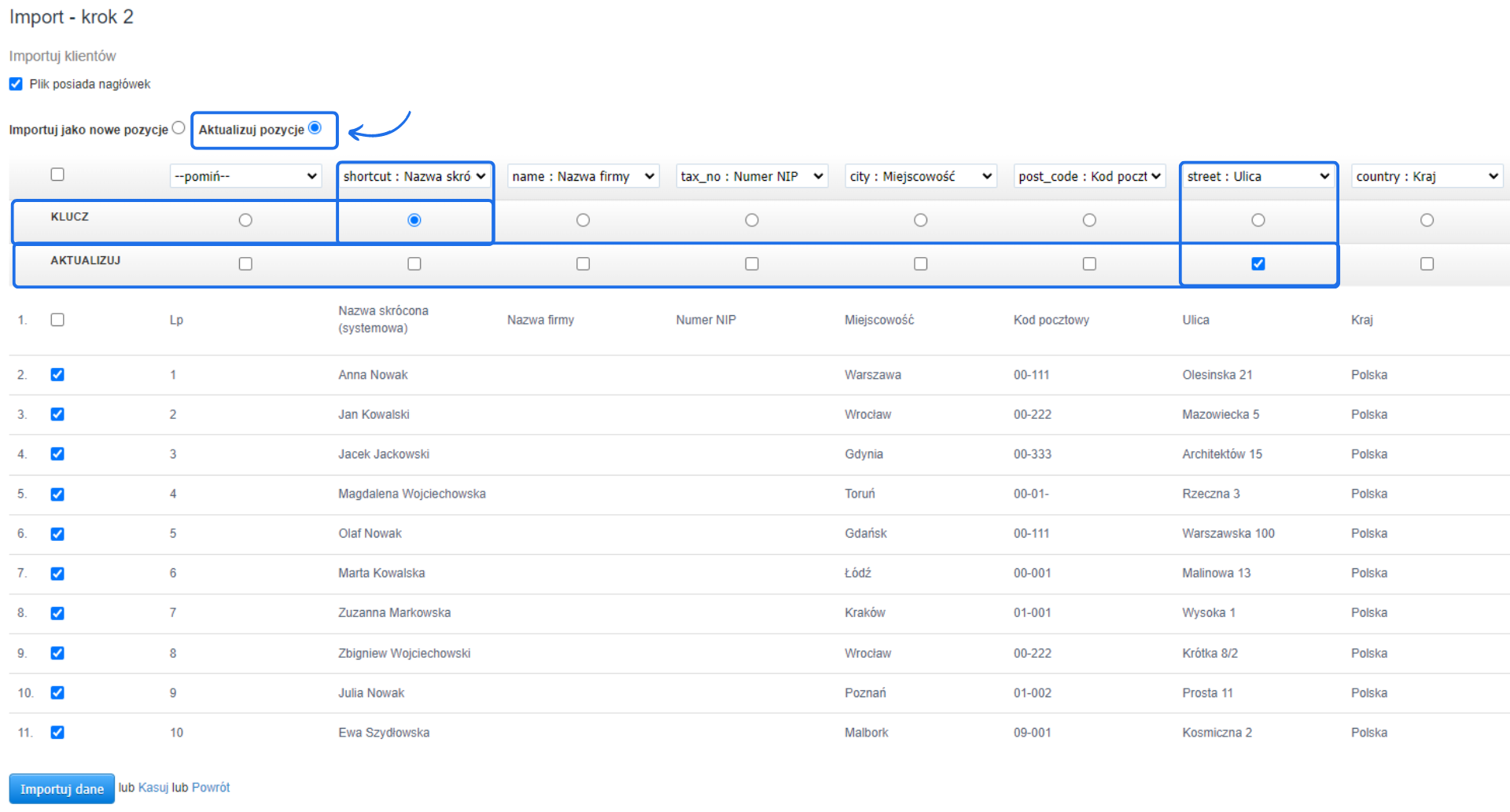 Okno importu klientów, krok 2, z zaznaczoną opcją aktualizacji pozycji oraz przypisaniem zmiennych dla nazwisk, nazw firm, numerów NIP i adresów.